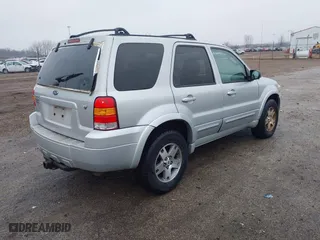 2005 Ford Escape Limited with VIN 1FMYU04115KD53431, listed as a IAAI auction lot 41183221 with 1 mi miles. Bid and sale history available at carsss.com. Image 4.