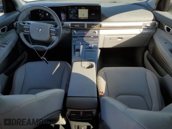 2021 Hyundai NEXO Limited z VIN KM8J84A61MU017049, wystawiony jako Copart lot #74327164 z przebiegiem 14 173 mil mil oraz Czysty tytuł • Clean title. Historia ofert i sprzedaży dostępna na DreamBid. Obrazek 8.