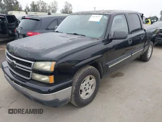 2006 Chevrolet Silverado 1500 LT1 with VIN 2GCEC13T961184876, listed as a IAAI auction lot 42174117 with 205,599 mi miles. Bid and sale history available at carsss.com. Image 2.