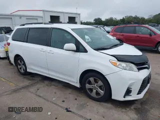2020 Toyota Sienna LE Auto Access Seat with VIN 5TDKZ3DC5LS068784, listed as a IAAI auction lot 41207987 with 94,118 mi miles. Bid and sale history available at carsss.com. Image 1.