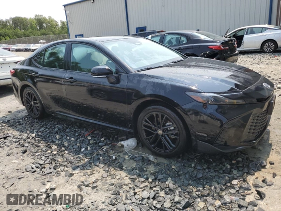 2025 Toyota Camry LE z VIN 4T1DAACKXSU089259, wystawiony jako Copart lot #59180765 z przebiegiem 9 242 mil mil oraz Czysty tytuł • Clean title. Historia ofert i sprzedaży dostępna na DreamBid. Obrazek 4.