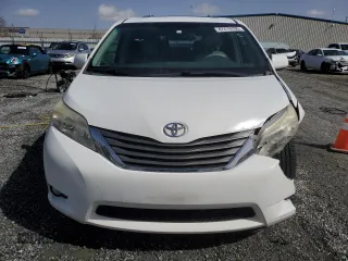 2013 Toyota Sienna XLE AAS with VIN 5TDYK3DC1DS295308, listed as a Copart auction lot 47419785 with 131,558 mi miles and Salvage Title. Bid and sale history available at carsss.com. Image 5.