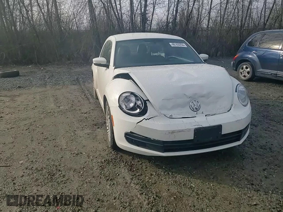2014 Volkswagen Beetle 1.8T z VIN 3VWJ17AT1EM663680, wystawiony jako Copart lot #48163255 z przebiegiem 67 809 mil mil oraz Szkoda całkowita • Salvage title. Historia ofert i sprzedaży dostępna na DreamBid. Obrazek 10.