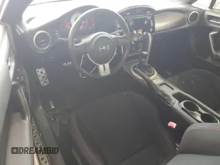 2013 Scion FR-S z VIN JF1ZNAA10D2724258, wystawiony jako Copart lot #60417725 z przebiegiem 138 315 mil mil oraz Czysty tytuł • Clean title. Historia ofert i sprzedaży dostępna na DreamBid. Obrazek 8.