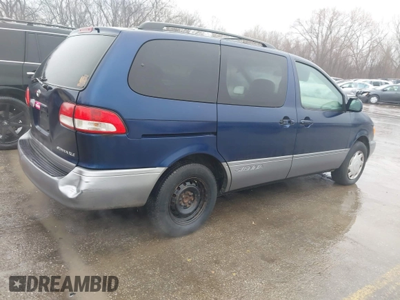 2002 Toyota Sienna LE with VIN 4T3ZF13C72U424470, listed as a IAAI auction lot 41508436 with 170,177 mi miles. Bid and sale history available at carsss.com. Image 4.