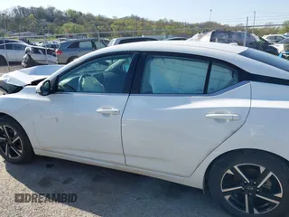 2025 Nissan Sentra SV z VIN 3N1AB8CV0SY210467, wystawiony jako IAAI lot #41950852 z przebiegiem 16 442 mil mil oraz . Historia ofert i sprzedaży dostępna na DreamBid. Obrazek 15.