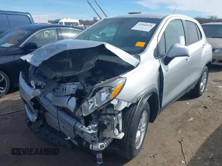 2022 Chevrolet Trax LS with VIN KL7CJNSM2NB502220, listed as a IAAI auction lot 41868558 with 1 mi miles. Bid and sale history available at carsss.com. Image 2.