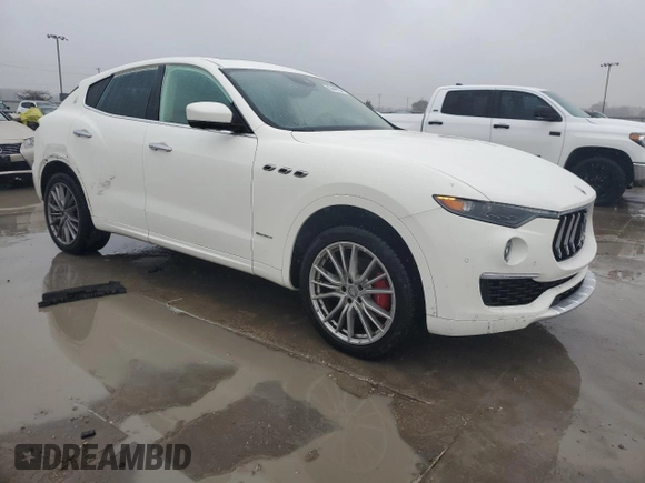 2019 Maserati Levante GranLusso z VIN ZN661XUL3KX325268, wystawiony jako Copart lot #83449104 z przebiegiem 16 944 mil mil oraz Czysty tytuł • Clean title. Historia ofert i sprzedaży dostępna na DreamBid. Obrazek 4.
