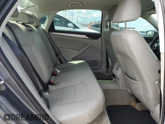 2015 Volkswagen Passat S with VIN 1VWAS7A31FC116893, listed as a Copart auction lot 51639775 with 15,500 mi miles and Clean title. Bid and sale history available at DreamBid. Image 10.