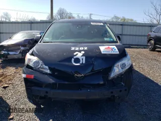 2019 Toyota Sienna L with VIN 5TDZZ3DC3KS012002, listed as a Copart auction lot 53490415 with 140,226 mi miles and Clean Title. Bid and sale history available at carsss.com. Image 5.