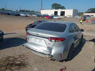 2021 Toyota Corolla SE with VIN 5YFS4MCE4MP085710, listed as a IAAI auction lot 40217536 with 70,066 mi miles. Bid and sale history available at carsss.com. Image 4.
