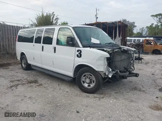 2018 Chevrolet Express Passenger LT with VIN 1GAZGPFG8J1250980, listed as a IAAI auction lot 41346087 with 1 mi miles. Bid and sale history available at carsss.com. Image 1.