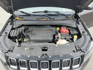 2019 Jeep Compass Latitude z VIN 3C4NJDBB8KT850859, wystawiony jako Copart lot #62680455 z przebiegiem 34 626 mil mil oraz Szkoda całkowita • Salvage title. Historia ofert i sprzedaży dostępna na DreamBid. Obrazek 12.