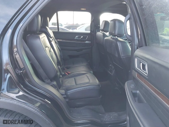 2016 Ford Explorer Platinum with VIN 1FM5K8HT6GGC33858, listed as a IAAI auction lot 41504139 with 133,811 mi miles. Bid and sale history available at carsss.com. Image 8.