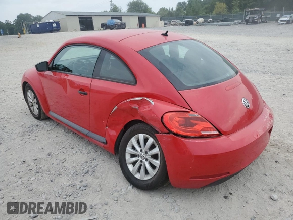 2014 Volkswagen Beetle Entry z VIN 3VWF17AT1EM638445, wystawiony jako Copart lot #62499104 z przebiegiem 85 895 mil mil oraz Szkoda całkowita • Salvage title. Historia ofert i sprzedaży dostępna na DreamBid. Obrazek 2.