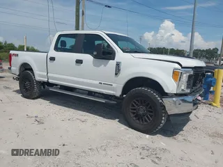 2017 Ford F-250 Lariat z VIN 1FT7W2BT4HEB26859, wystawiony jako IAAI lot #42387817 z przebiegiem 160 614 mil mil oraz . Historia ofert i sprzedaży dostępna na DreamBid. Obrazek 1.