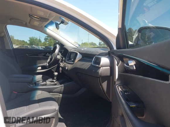 2019 Kia Sorento L z VIN 5XYPG4A37KG511454, wystawiony jako IAAI lot #42088735 z przebiegiem 157 599 mil mil oraz . Historia ofert i sprzedaży dostępna na DreamBid. Obrazek 5.