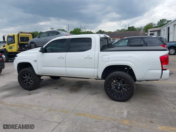2017 Toyota Tacoma SR with VIN 5TFAX5GN7HX093195, listed as a IAAI auction lot 41860071 with 152,925 mi miles. Bid and sale history available at carsss.com. Image 15.
