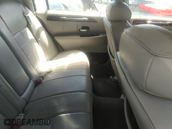 1998 Lincoln Town Car Signature with VIN 1LNFM82W4WY672955, listed as a IAAI auction lot 42211994 with 162,058 mi miles and . Bid and sale history available at DreamBid. Image 8.