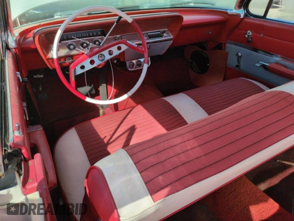 1961 Chevrolet Impala с VIN 11739B190181, выставлен на аукционе Copart как лот 75408464 с пробегом 85 386 миль миль и Списание • Salvage title. История ставок и продаж доступна на DreamBid. Изображение 8.