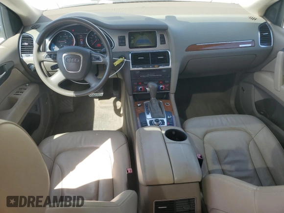 2010 Audi Q7 Premium Plus z VIN WA1LMAFE8AD000973, wystawiony jako Copart lot #46813555 z przebiegiem 166 749 mil mil oraz Czysty tytuł • Clean title. Historia ofert i sprzedaży dostępna na DreamBid. Obrazek 8.