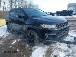 2018 Jeep Compass Latitude with VIN 3C4NJDBB8JT394845, listed as a IAAI auction lot 41590737 with 49,000 mi miles. Bid and sale history available at carsss.com. Image 1.