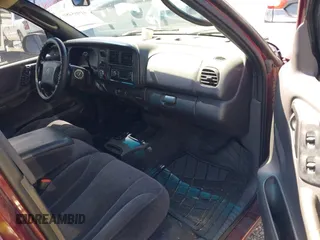 2000 Dodge Dakota Sport with VIN 1B7GL2AX7YS677544, listed as a IAAI auction lot 41965480 with 236,552 mi miles. Bid and sale history available at carsss.com. Image 5.