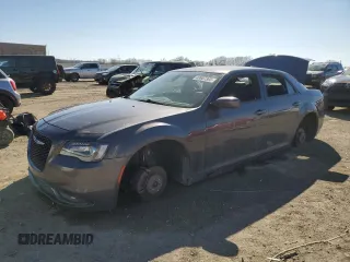 2017 Chrysler 300 300S with VIN 2C3CCAGG2HH631048, listed as a Copart auction lot 49907365 with 87,031 mi miles and Salvage Title. Bid and sale history available at carsss.com. Image 1.