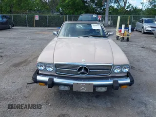 1983 Mercedes-Benz 380 SL z VIN WDBBA45A1DB020815, wystawiony jako IAAI lot #42548157 z przebiegiem 104 615 mil mil oraz . Historia ofert i sprzedaży dostępna na DreamBid. Obrazek 12.