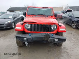 2024 Jeep Wrangler Willys z VIN 1C4RJXN67RW227593, wystawiony jako IAAI lot #41519596 z przebiegiem 7 851 mil mil oraz . Historia ofert i sprzedaży dostępna na DreamBid. Obrazek 12.