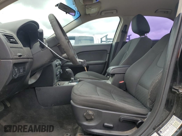 2010 Ford Fusion SE with VIN 3FAHP0HA8AR412492, listed as a Copart auction lot 56670165 with 171,046 mi miles and Clean Title. Bid and sale history available at DreamBid. Image 7.