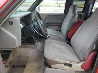 1995 Dodge Dakota z VIN 1B7GG23XXSS377120, wystawiony jako Copart lot #44940945 z przebiegiem 219 117 mil mil oraz Szkoda całkowita • Salvage title. Historia ofert i sprzedaży dostępna na DreamBid. Obrazek 7.