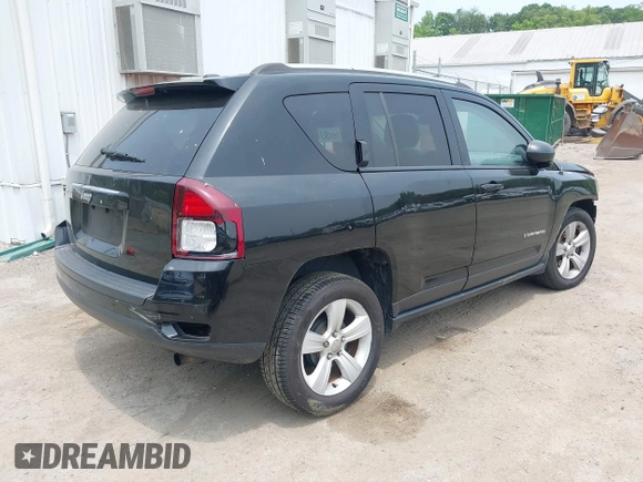 2017 Jeep Compass Sport SE z VIN 1C4NJCBA4HD148117, wystawiony jako IAAI lot #42440046 z przebiegiem 124 891 mil mil oraz . Historia ofert i sprzedaży dostępna na DreamBid. Obrazek 4.