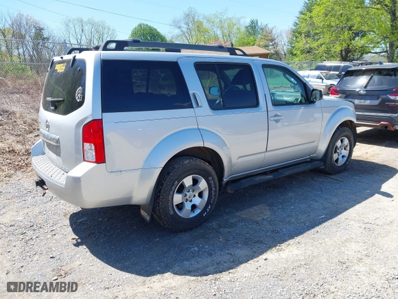 2011 Nissan Pathfinder SV with VIN 5N1AR1NN1BC626741, listed as a IAAI auction lot 41957479 with 204,128 mi miles. Bid and sale history available at carsss.com. Image 4.