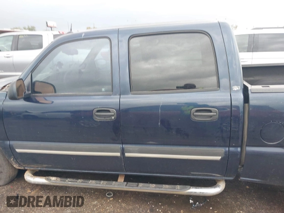 2005 Chevrolet Silverado 1500 LS z VIN 2GCEC13T151397500, wystawiony jako IAAI lot #40999355 z przebiegiem 302 934 mil mil oraz . Historia ofert i sprzedaży dostępna na DreamBid. Obrazek 14.