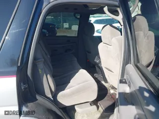 2004 Chevrolet Tahoe Special Service Veh with VIN 1GNEK13V44J293230, listed as a IAAI auction lot 42004302 with 157,924 mi miles. Bid and sale history available at carsss.com. Image 8.