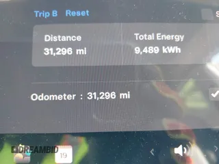 2023 Tesla Model 3 Performance z VIN 5YJ3E1ECXPF482320, wystawiony jako IAAI lot #42289417 z przebiegiem 31 296 mil mil oraz . Historia ofert i sprzedaży dostępna na DreamBid. Obrazek 7.