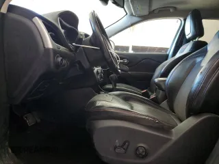 2015 Jeep Cherokee Trailhawk with VIN 1C4PJMBS1FW745928, listed as a Copart auction lot 62032585 with 132,559 mi miles and Salvage title. Bid and sale history available at DreamBid. Image 7.