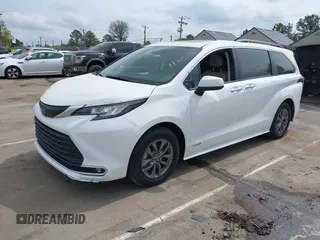 2021 Toyota Sienna XLE with VIN 5TDYRKEC6MS046412, listed as a IAAI auction lot 41934907 with 6,658 mi miles. Bid and sale history available at carsss.com. Image 17.