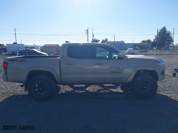 2018 Toyota Tacoma SR with VIN 3TMCZ5AN7JM125425, listed as a IAAI auction lot 40459066 with NaN miles. Bid and sale history available at carsss.com. Image 13.