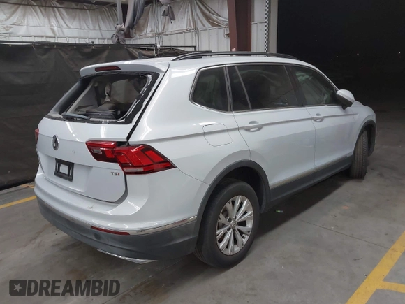 2018 Volkswagen Tiguan SEL with VIN 3VV3B7AX8JM088727, listed as a IAAI auction lot 42639339 with Not provided miles and . Bid and sale history available at DreamBid. Image 4.
