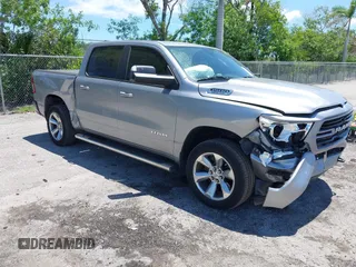 2019 Ram 1500 Big Horn z VIN 1C6SRFFT1KN651816, wystawiony jako IAAI lot #42532647 z przebiegiem 67 961 mil mil oraz . Historia ofert i sprzedaży dostępna na DreamBid. Obrazek 1.