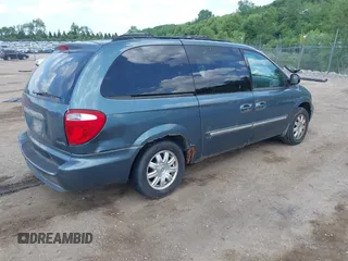 2006 Chrysler Town & Country Touring z VIN 2A4GP54L56R759683, wystawiony jako IAAI lot #42525277 z przebiegiem 107 319 mil mil oraz . Historia ofert i sprzedaży dostępna na DreamBid. Obrazek 4.