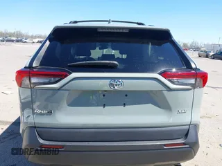2021 Toyota RAV4 XLE with VIN 2T3W1RFV2MW137411, listed as a IAAI auction lot 41781029 with 80,002 mi miles. Bid and sale history available at carsss.com. Image 16.