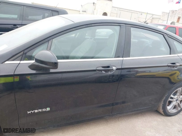 2018 Ford Fusion Hybrid S with VIN 3FA6P0UU9JR100852, listed as a IAAI auction lot 41516157 with 63,458 mi miles. Bid and sale history available at carsss.com. Image 15.