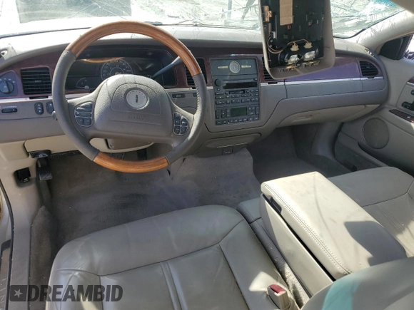 2004 Lincoln Town Car Ultimate L z VIN 1LNHM85W94Y672371, wystawiony jako Copart lot #77752284 z przebiegiem 140 776 mil mil oraz Nie do naprawy • Non repairable. Historia ofert i sprzedaży dostępna na DreamBid. Obrazek 8.
