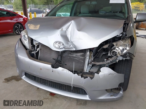 2017 Toyota Sienna LE Auto Access Seat с VIN 5TDKZ3DC4HS828226, выставлен на аукционе IAAI как лот 42283563 с пробегом 19 725 миль миль и . История ставок и продаж доступна на DreamBid. Изображение 6.
