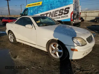 2003 Mercedes-Benz SLK 320 with VIN WDBKK65F23F285934, listed as a Copart auction lot 42821025 with 67,033 mi miles and Clean title. Bid and sale history available at DreamBid. Image 4.