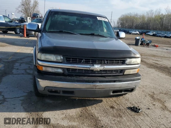 2001 Chevrolet Silverado 1500 LS with VIN 2GCEC19T211106262, listed as a Copart auction lot 51931045 with 206,099 mi miles and Salvage Title. Bid and sale history available at DreamBid. Image 5.