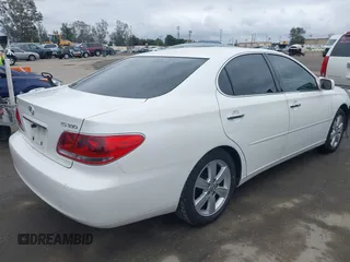 2005 Lexus ES 330 with VIN JTHBA30G055084186, listed as a IAAI auction lot 42064508 with 154,736 mi miles. Bid and sale history available at carsss.com. Image 4.